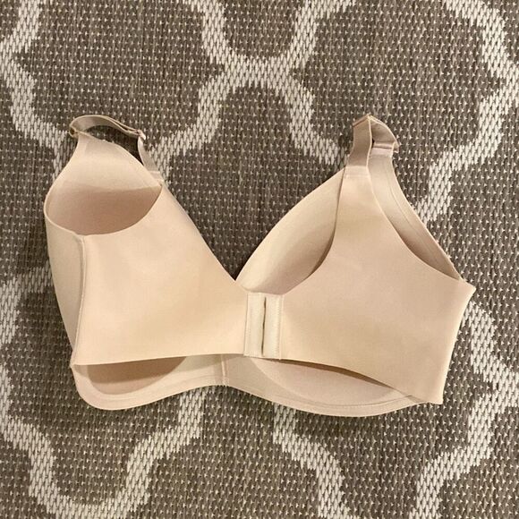 Soma bra vanishing 360 wireless bra size 38DDD - Picture 2 of 5